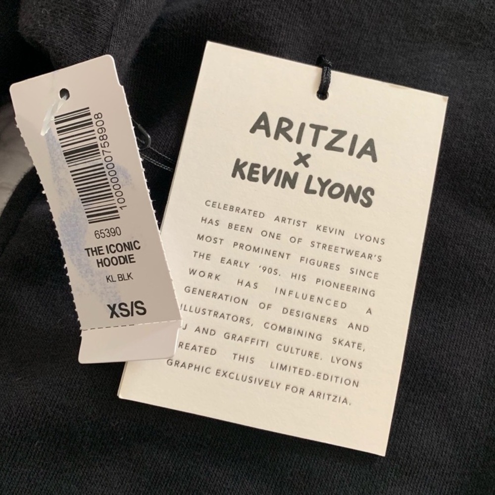 Aritzia Black Graphic Hoodie - Picture 5 of 7